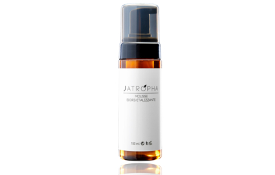 Flacone della mousse micellare viso rivitalizzante per la detersione quotidiana del viso